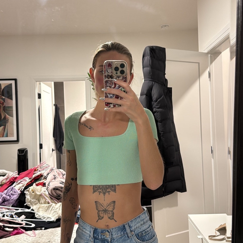 Babaton Light Green Ribbed Crop Top